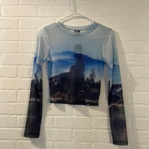 NEW NEVER WORN NEW WITH TAGS circle X mesh mountain scenery long sleeve top
